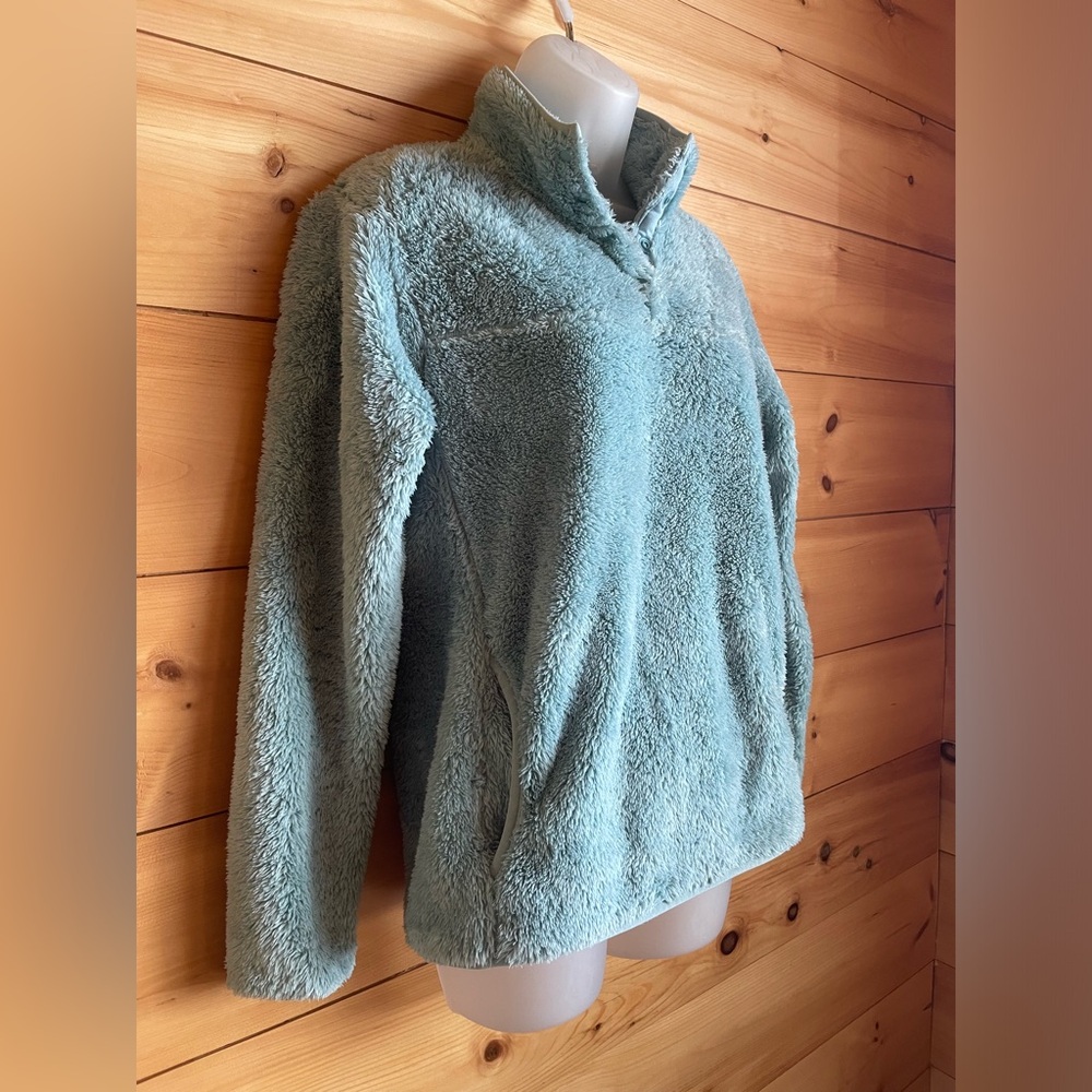 Eddie Bauer light blue teddy bear pullover like new